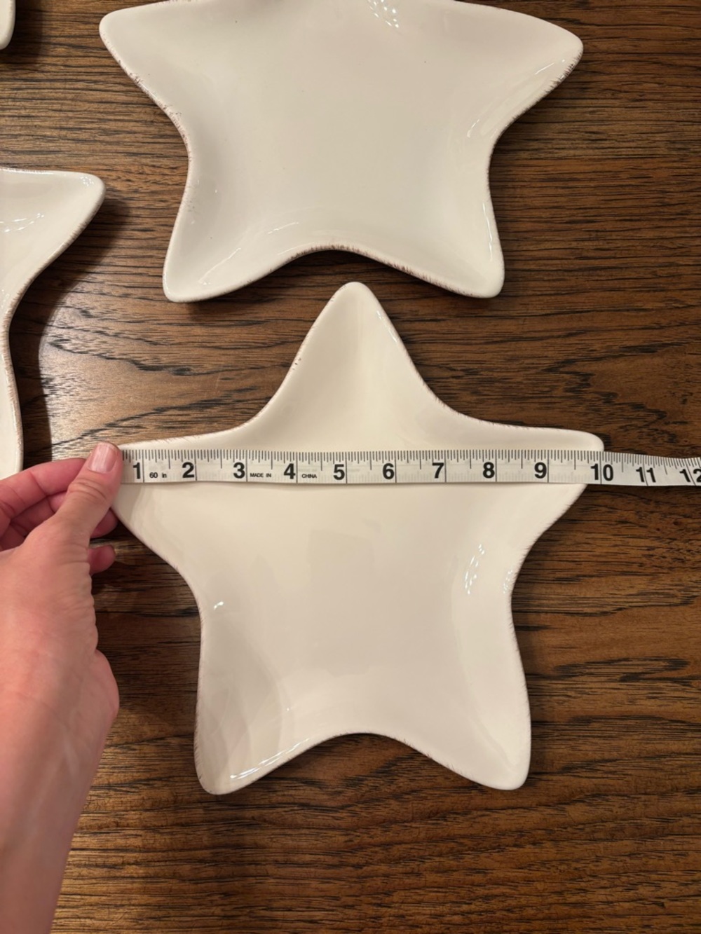 Pottery Barn Star Plates Set of 4 White Ceramic 10” Serving Dishes - Picture 5 of 7